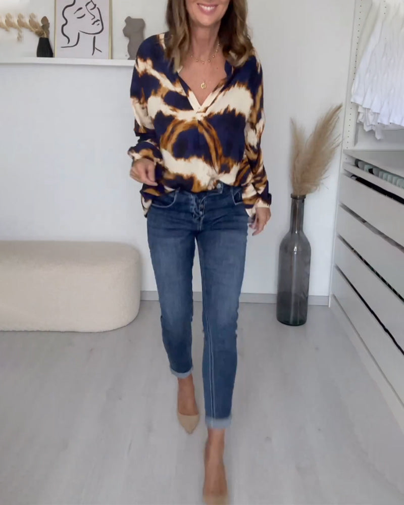 Grete - Nonchalant top med V-hals-print