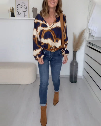 Grete - Nonchalant top med V-hals-print